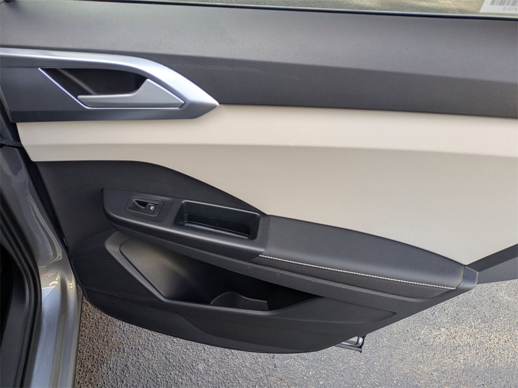 Thumbnail: 2025 Volkswagen Taos - 32