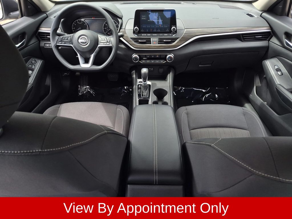 Thumbnail: 2025 Nissan Altima - 24