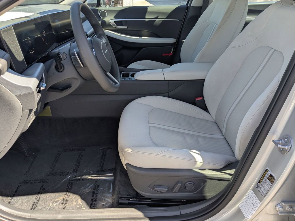 Thumbnail: 2025 Hyundai Sonata - 17