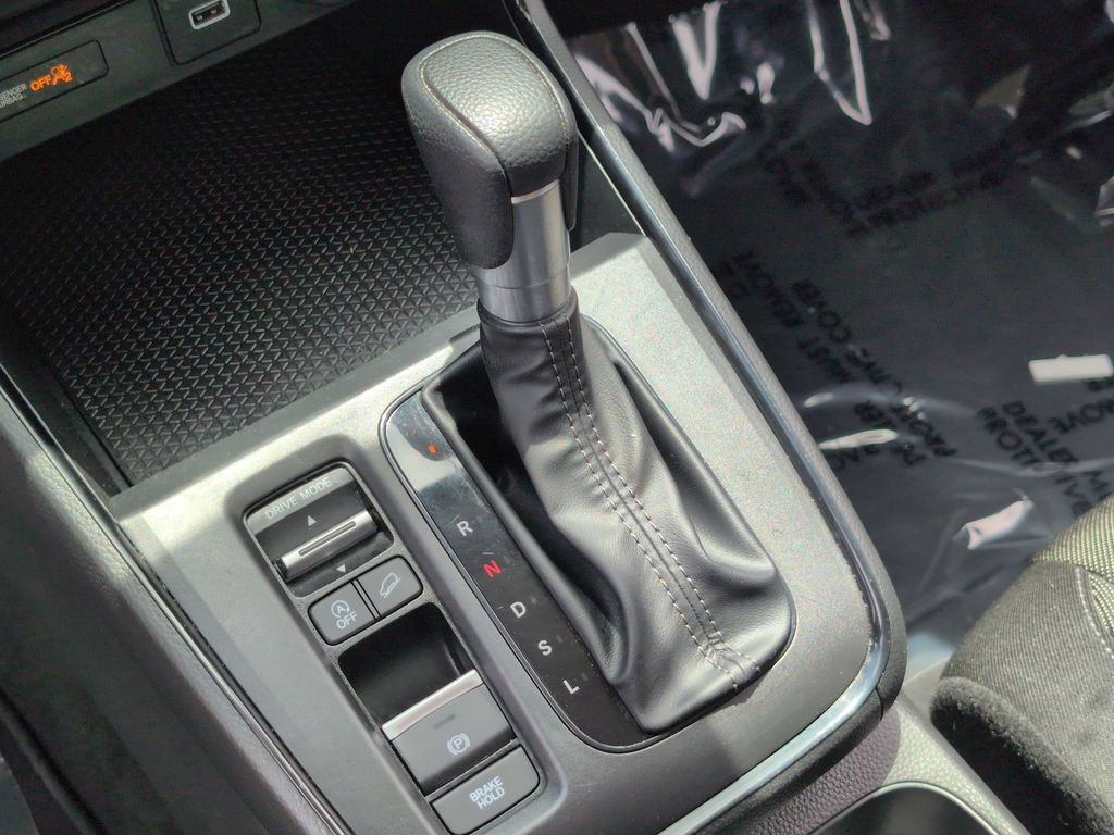 2025 Honda CR-V LX - Photo 19