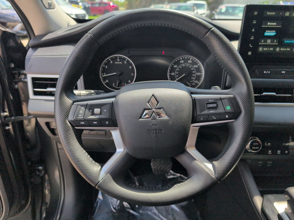 Thumbnail: 2025 Mitsubishi Outlander - 23