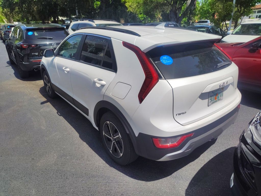 Thumbnail: 2025 Kia Niro - 7