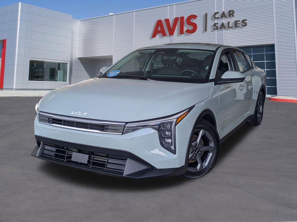 2025 Kia K4 LXS AT's photo