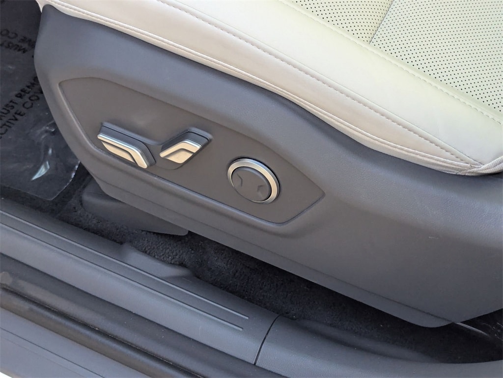 Thumbnail: 2025 Hyundai Santa Fe - 15