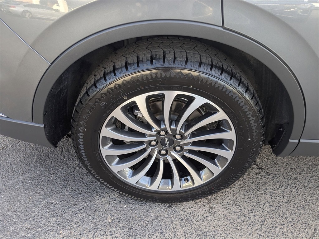 Thumbnail: 2023 Lincoln Aviator - 36