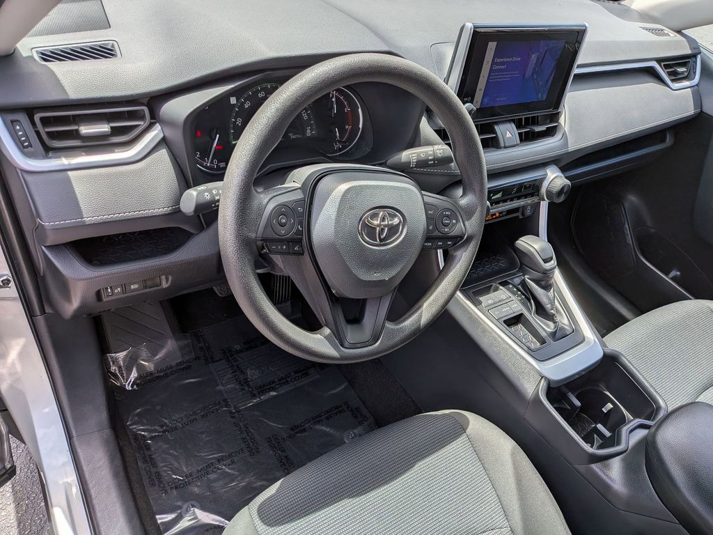 Thumbnail: 2025 Toyota RAV4 - 10