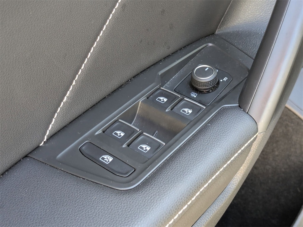 Thumbnail: 2024 Volkswagen Tiguan - 15