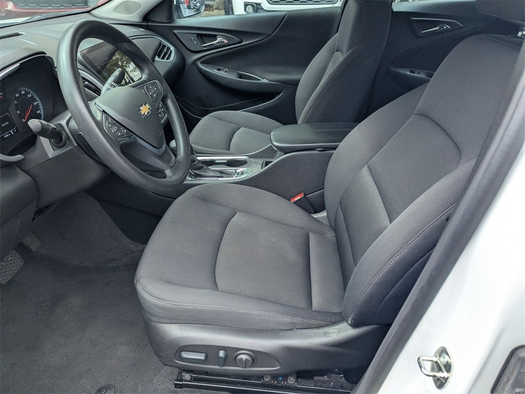 Thumbnail: 2024 Chevrolet Malibu - 23