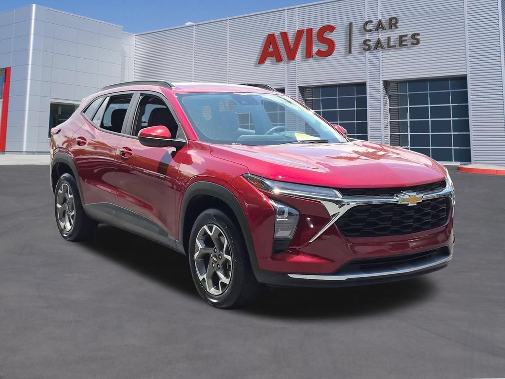 Thumbnail: 2025 Chevrolet Trax - 3
