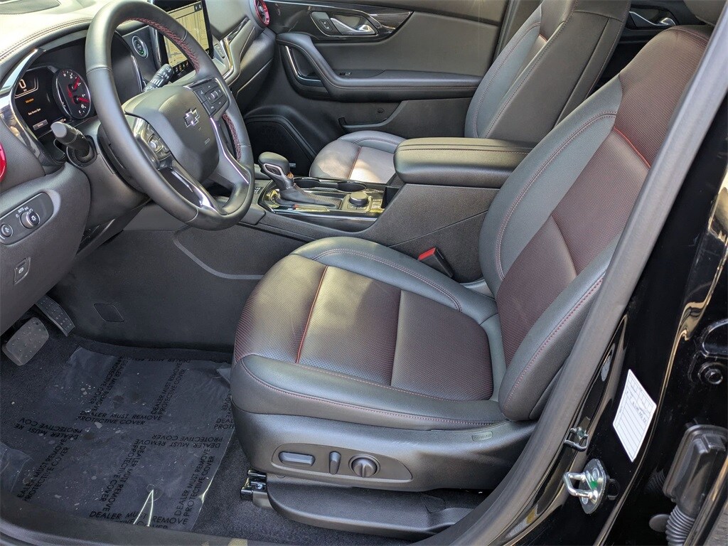 Thumbnail: 2025 Chevrolet Blazer - 21