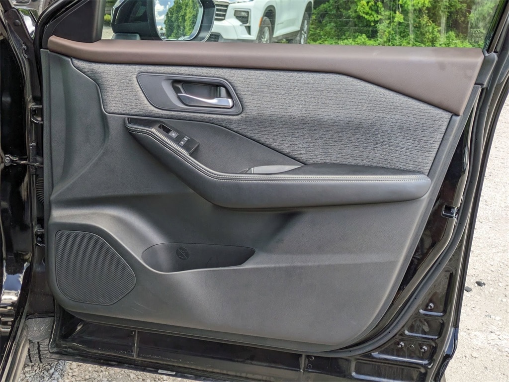 Thumbnail: 2023 Nissan Rogue - 34