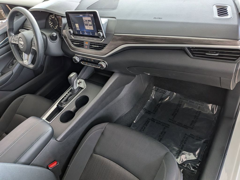 Thumbnail: 2025 Nissan Altima - 31