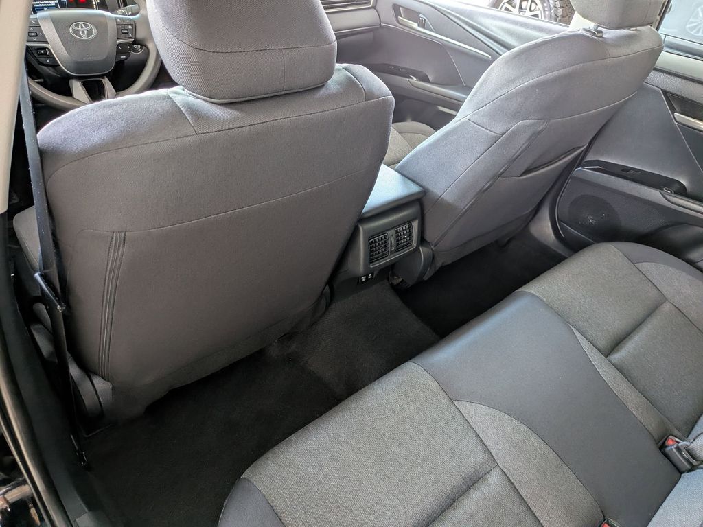 Thumbnail: 2025 Toyota Camry - 23