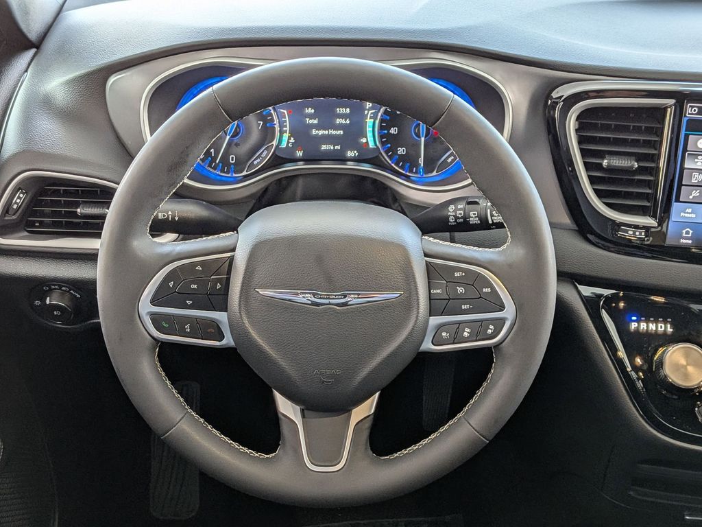 Thumbnail: 2025 Chrysler Pacifica - 24