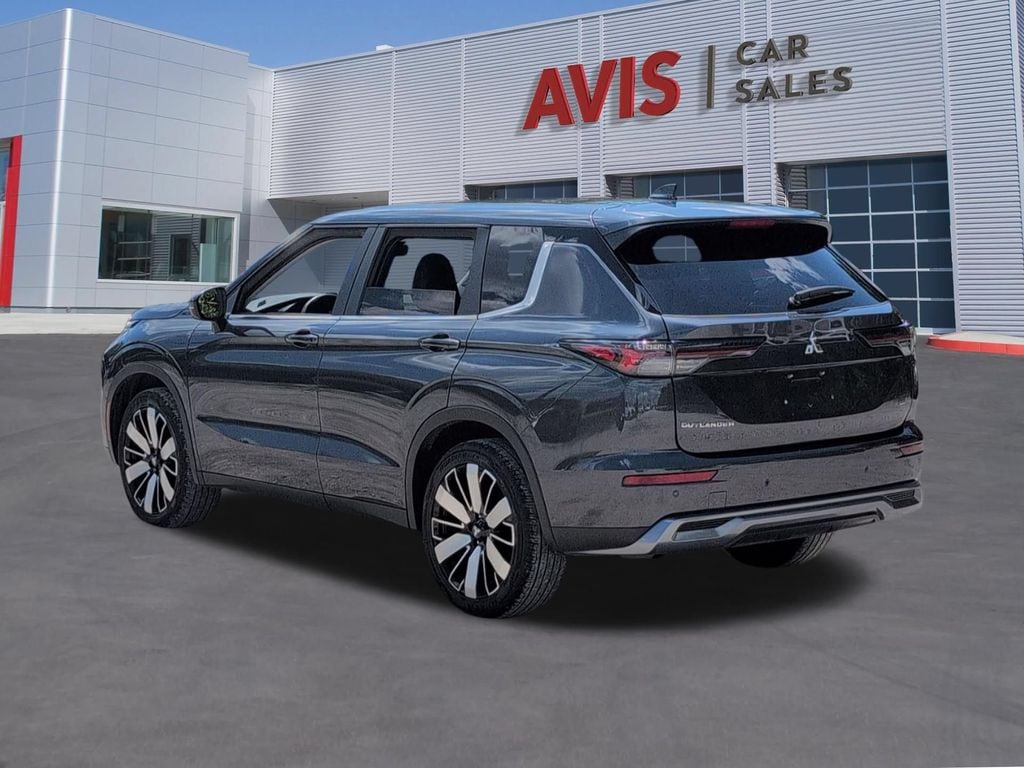 Thumbnail: 2025 Mitsubishi Outlander - 9