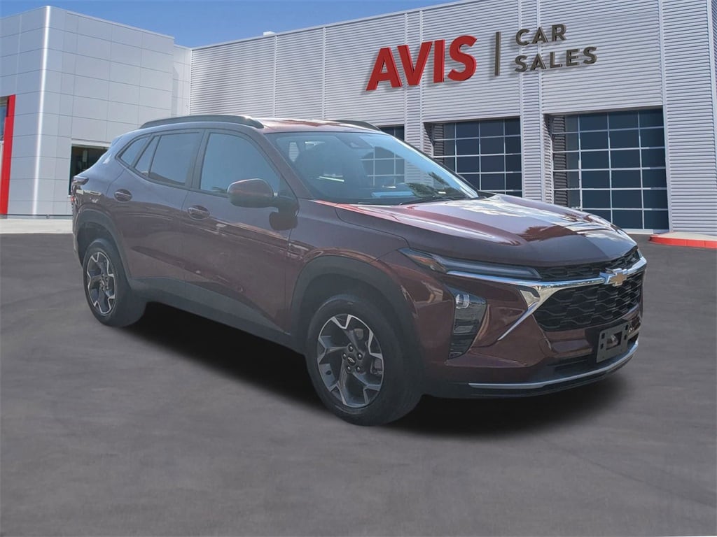 Thumbnail: 2025 Chevrolet Trax - 3