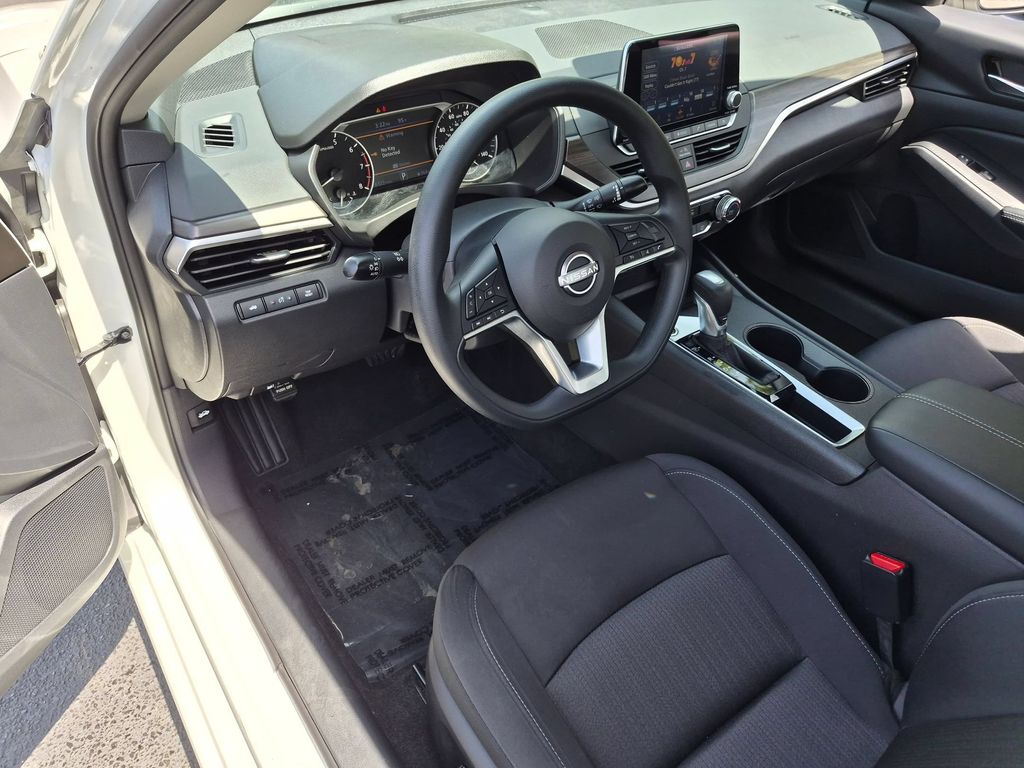 Thumbnail: 2025 Nissan Altima - 11