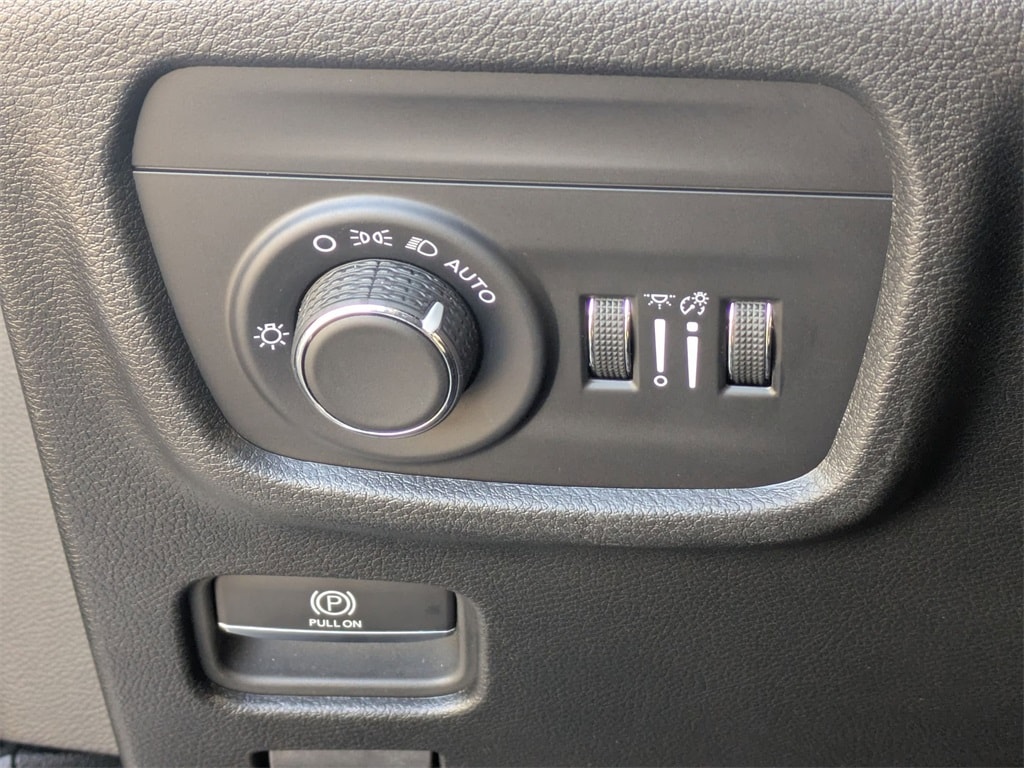 Thumbnail: 2024 Jeep Grand Cherokee L - 18