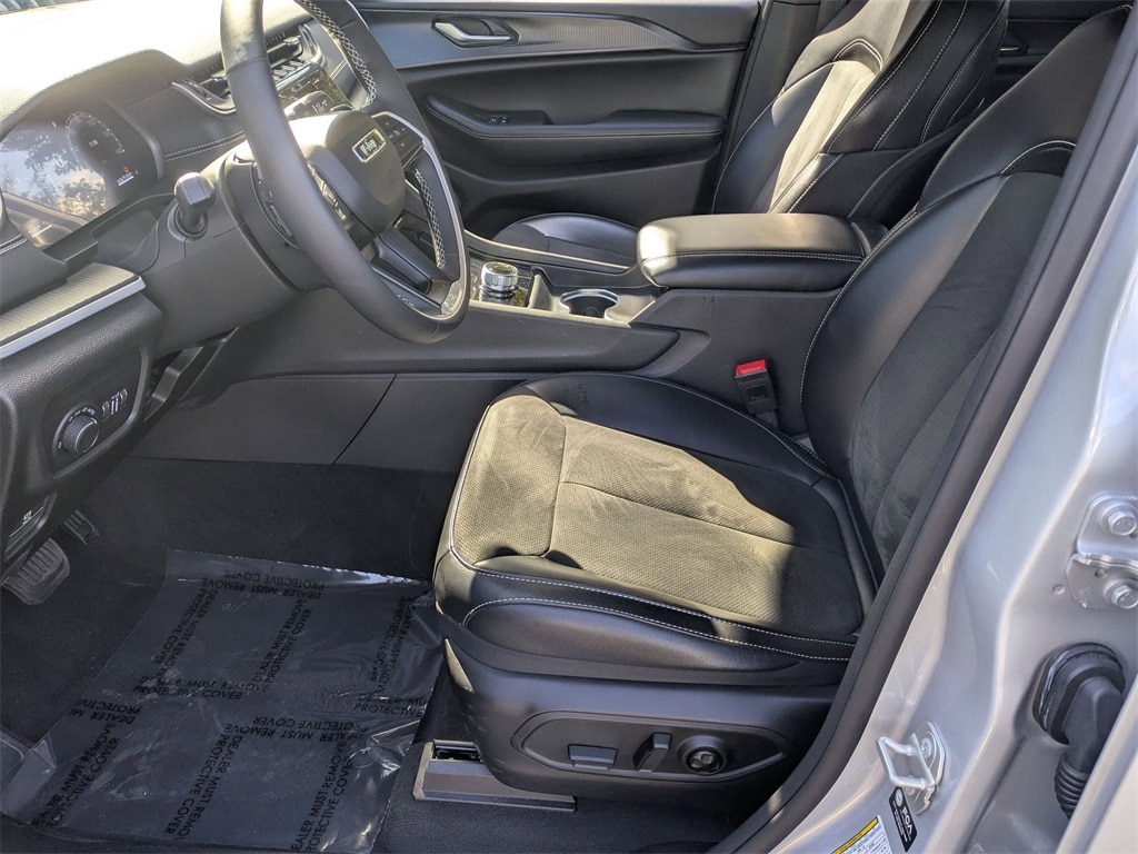 Thumbnail: 2024 Jeep Grand Cherokee L - 19