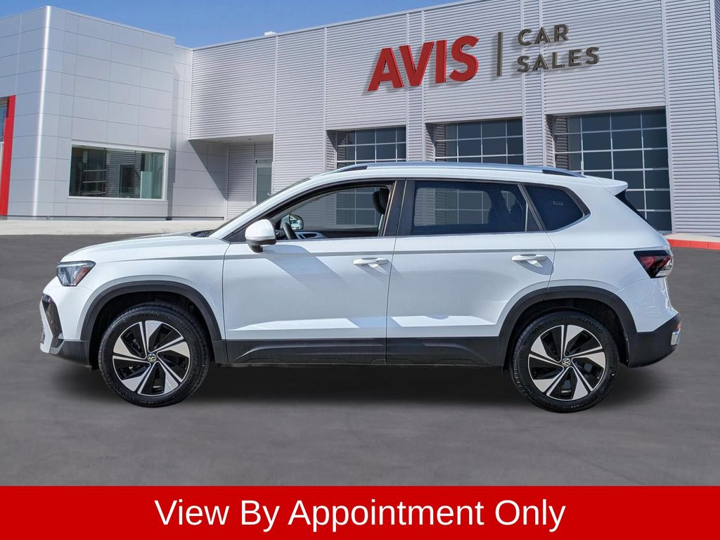 2025 Volkswagen Taos SE - Photo 10