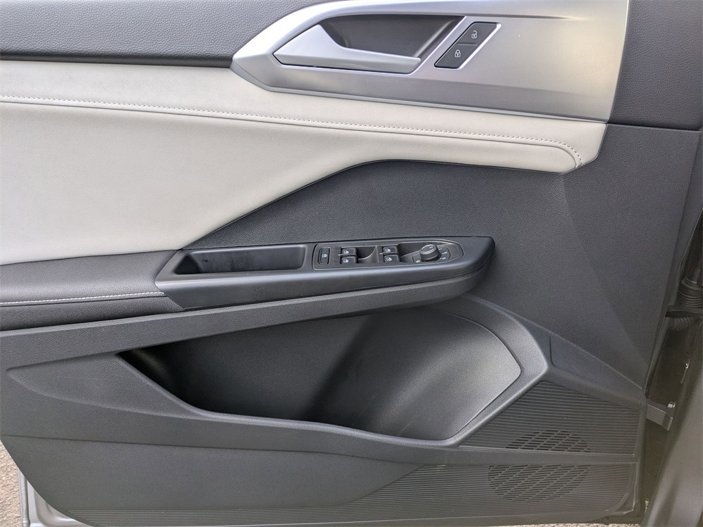 Thumbnail: 2025 Volkswagen Taos - 19