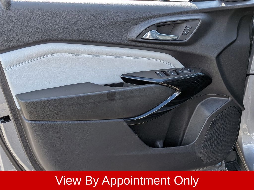 2025 Chevrolet Trax LT - Photo 11