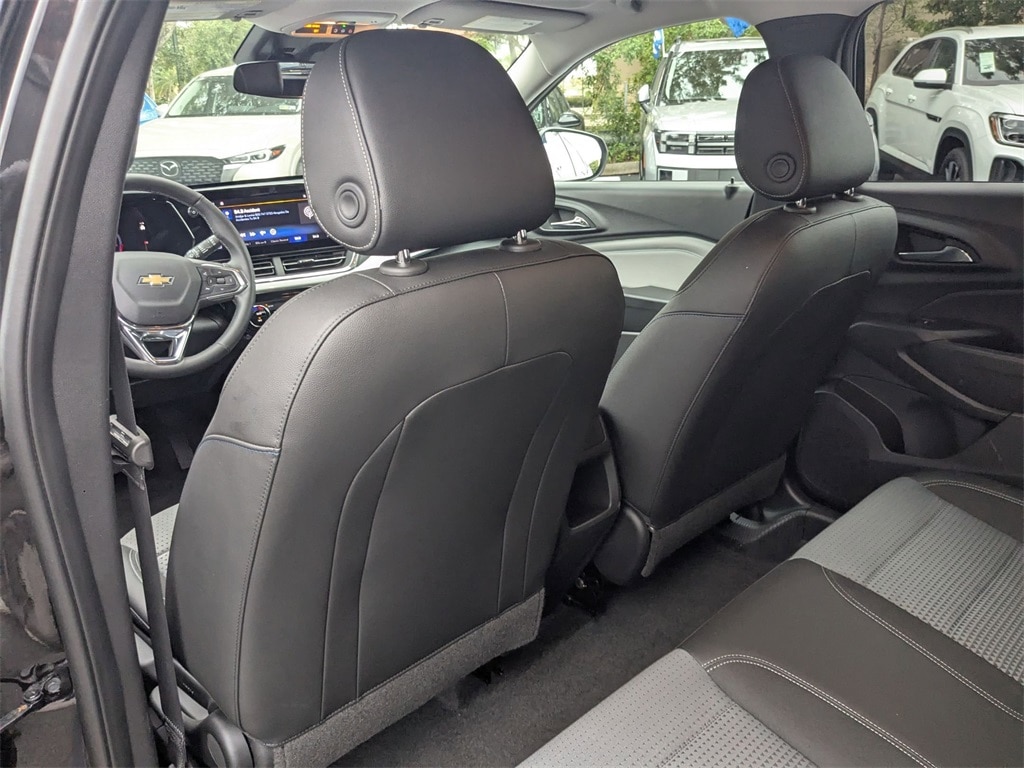 Thumbnail: 2025 Chevrolet Trax - 22