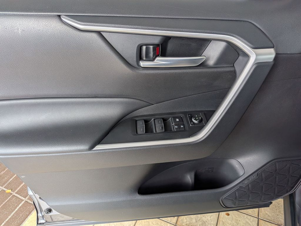 Thumbnail: 2025 Toyota RAV4 - 14