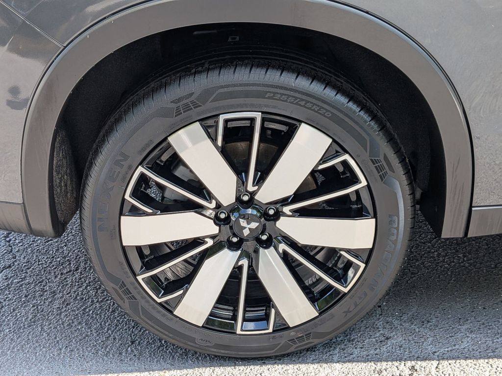 Thumbnail: 2025 Mitsubishi Outlander - 35