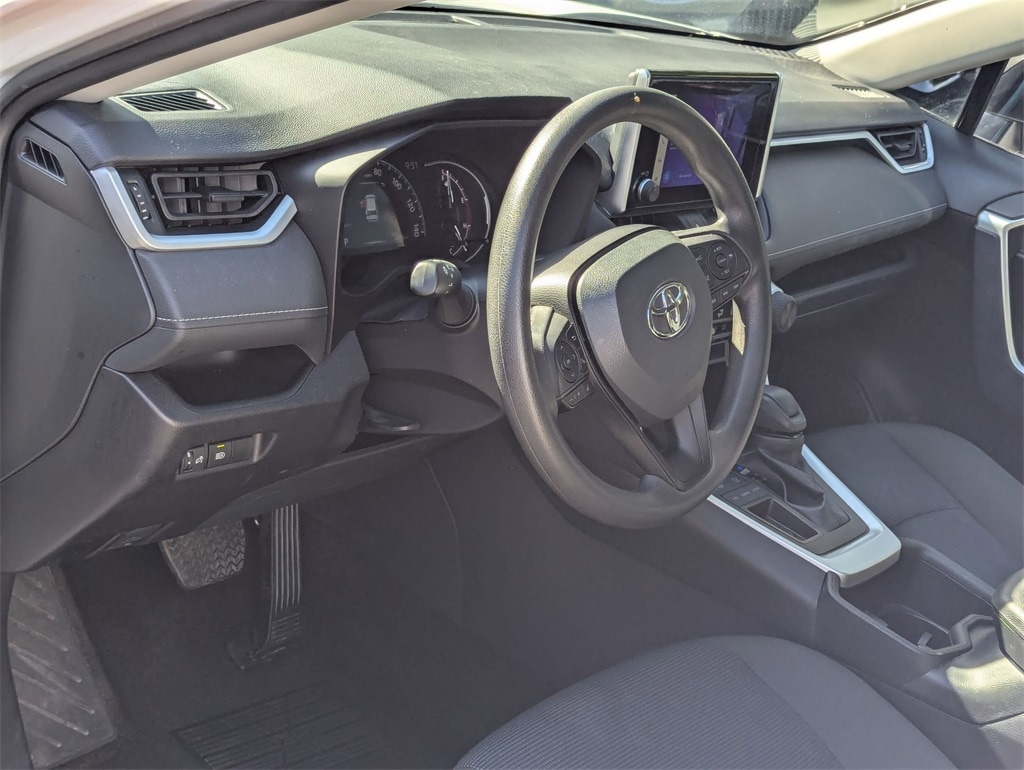 Thumbnail: 2025 Toyota RAV4 - 15