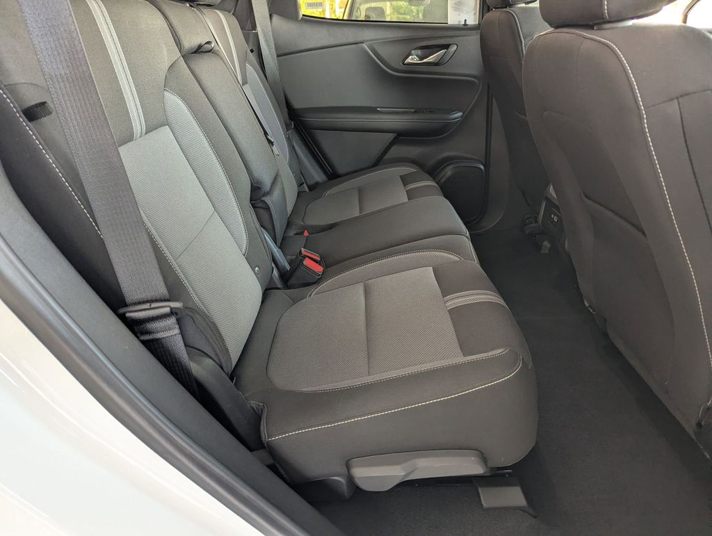 Thumbnail: 2025 Chevrolet Blazer - 24