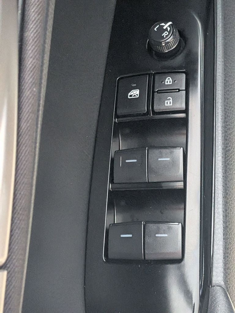 Thumbnail: 2025 Toyota Camry - 15