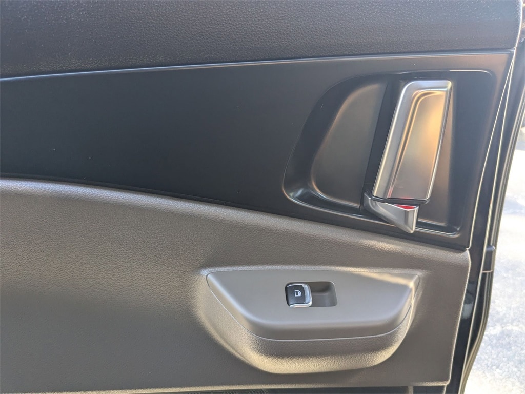 Thumbnail: 2025 Kia Carnival - 24