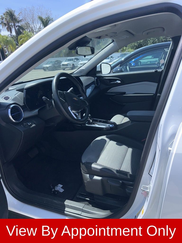Thumbnail: 2025 Chevrolet Trax - 2