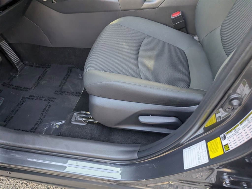 Thumbnail: 2025 Toyota RAV4 - 20