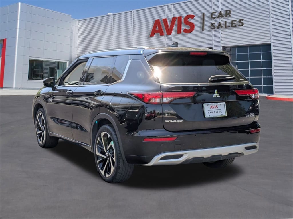 Thumbnail: 2023 Mitsubishi Outlander - 9