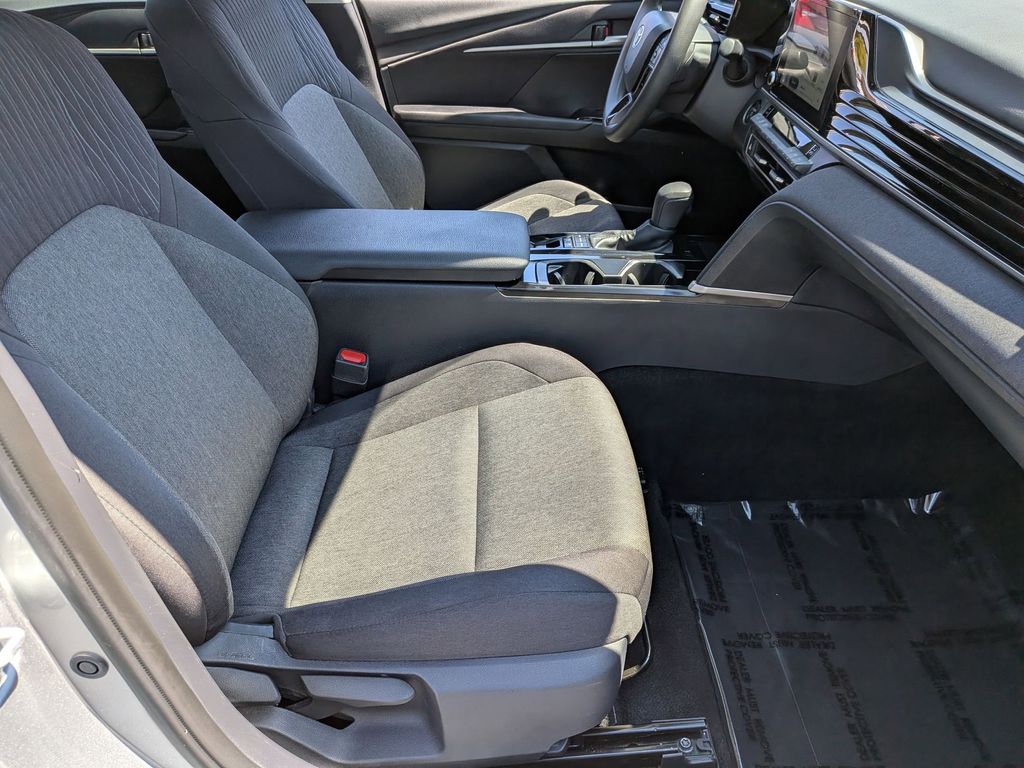 Thumbnail: 2025 Toyota Camry - 27