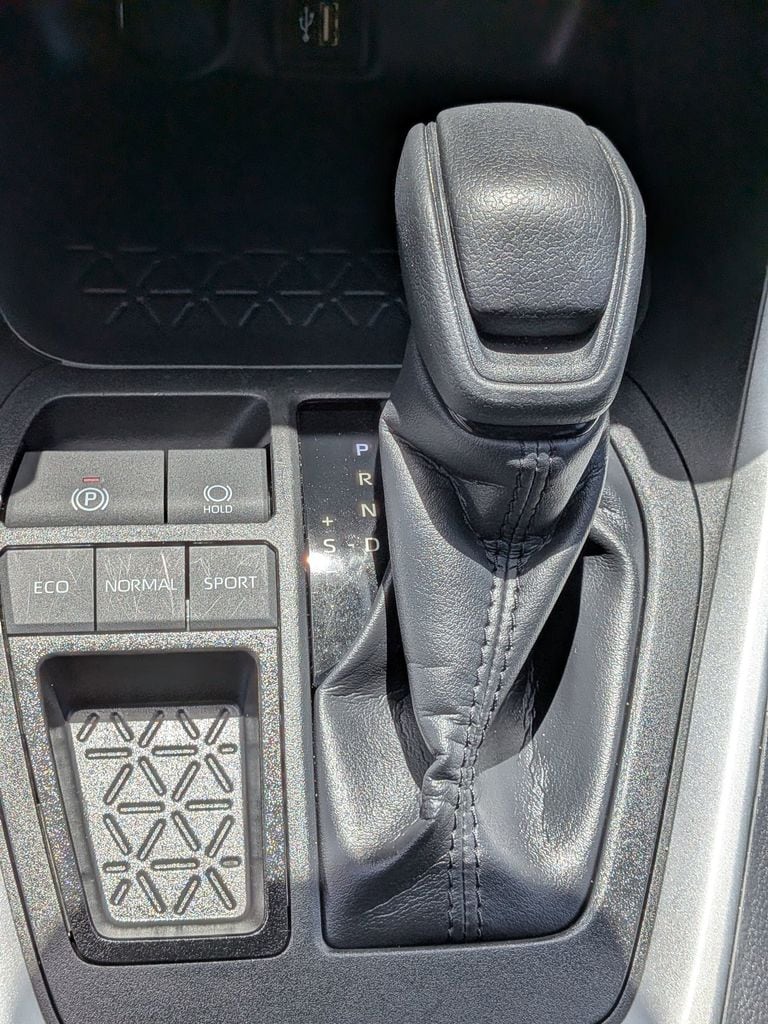 Thumbnail: 2025 Toyota RAV4 - 14