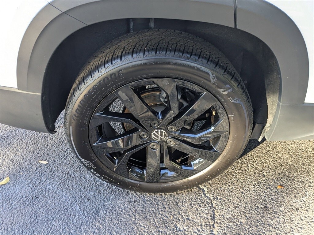 Thumbnail: 2024 Volkswagen Taos - 33