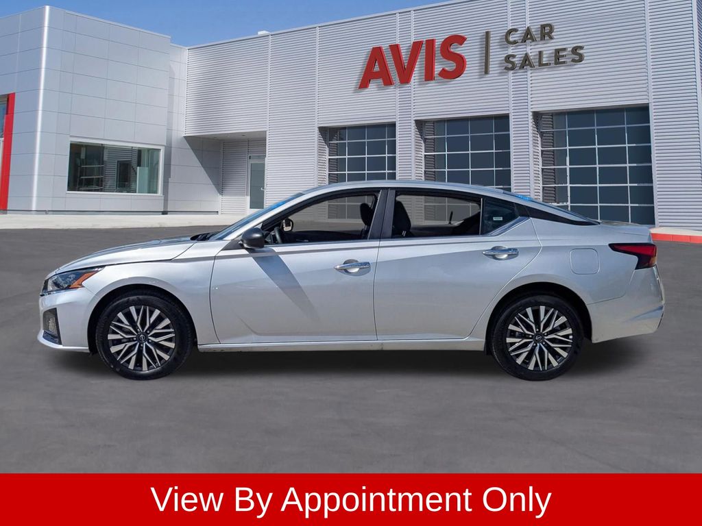 Thumbnail: 2025 Nissan Altima - 10