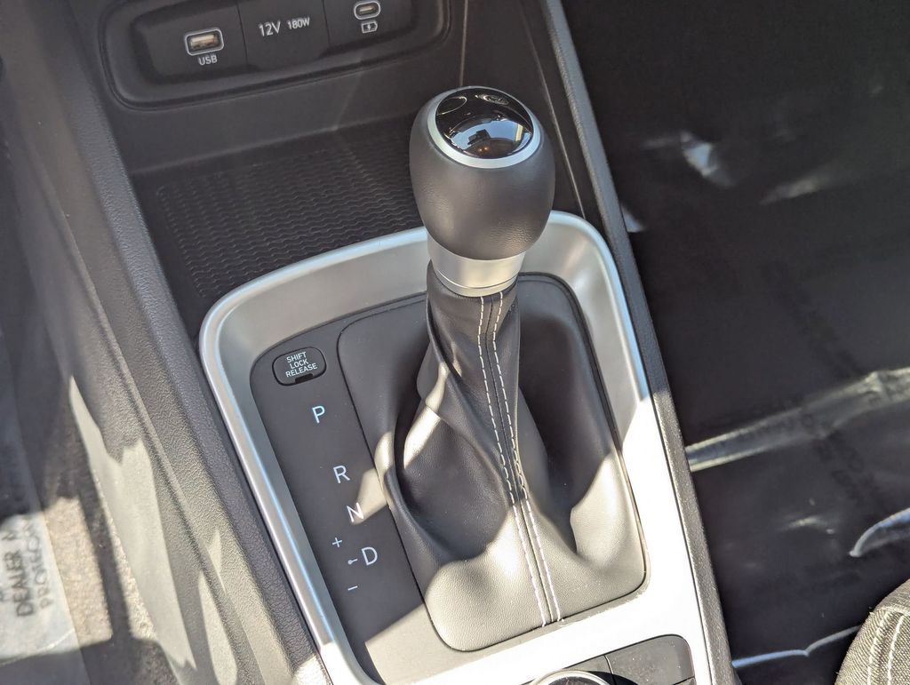 Thumbnail: 2025 Hyundai Venue - 18