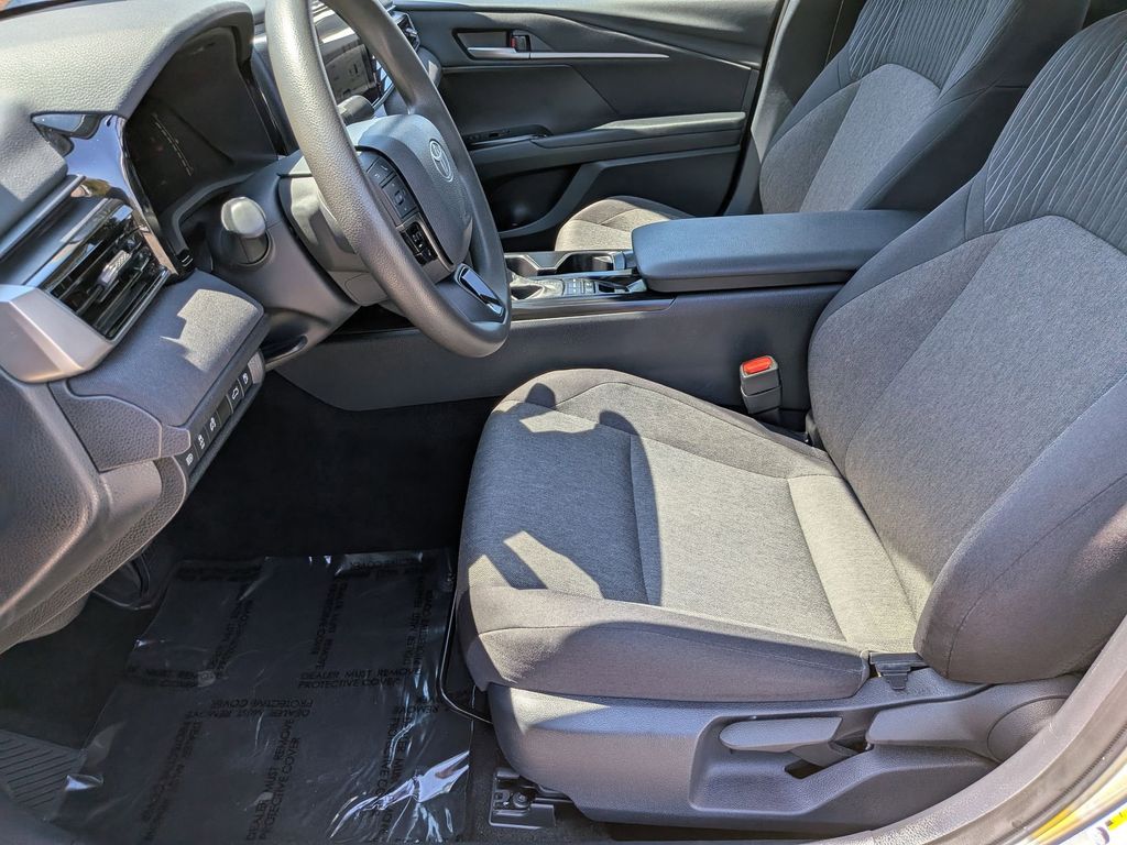 Thumbnail: 2025 Toyota Camry - 17