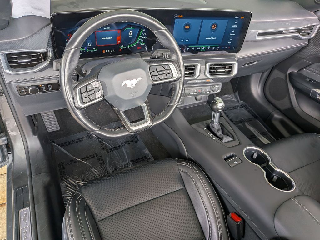 Thumbnail: 2025 Ford Mustang - 10