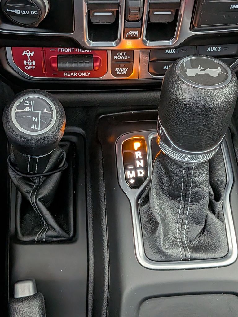 Thumbnail: 2025 Jeep Wrangler - 17