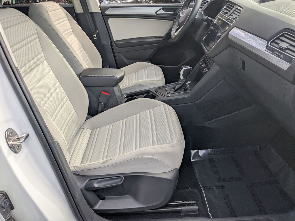 Thumbnail: 2024 Volkswagen Tiguan - 30