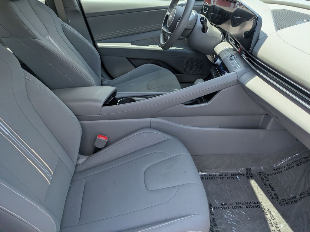 Thumbnail: 2025 Hyundai Elantra - 30