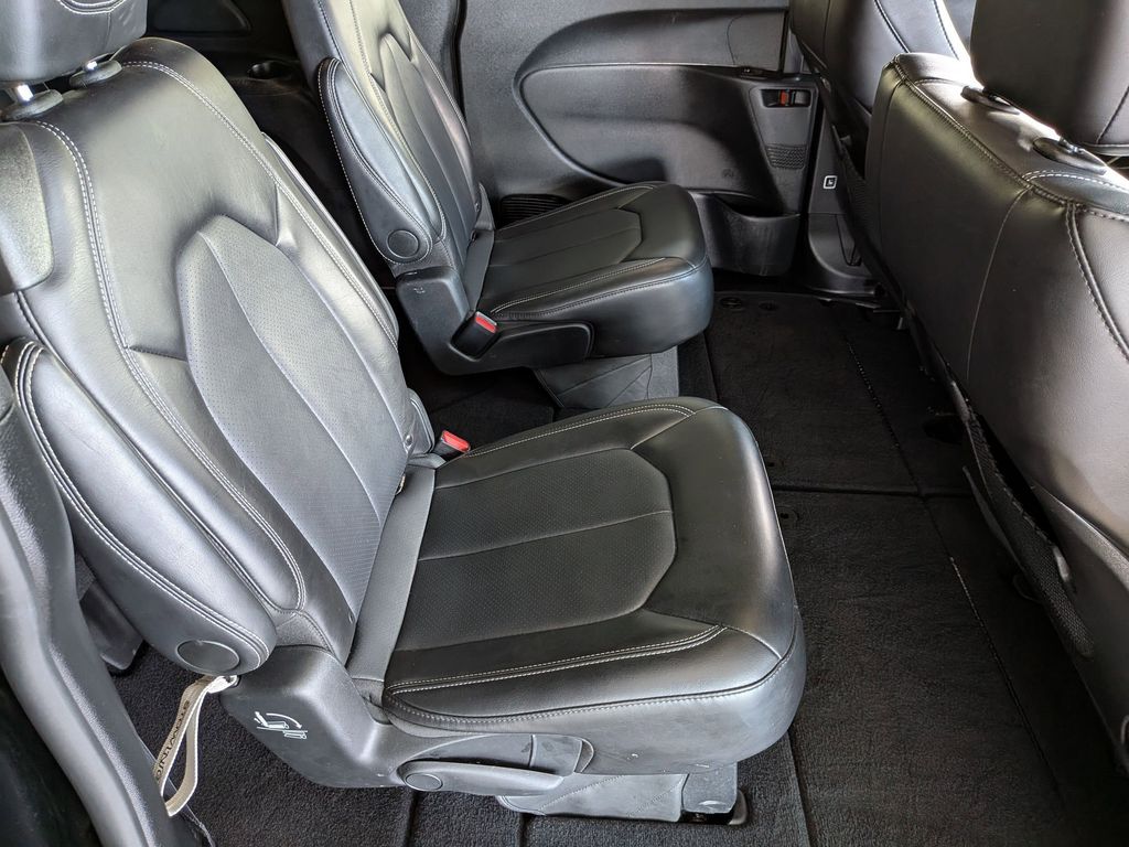 Thumbnail: 2025 Chrysler Pacifica - 30