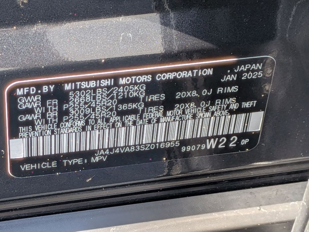 Thumbnail: 2025 Mitsubishi Outlander - 36