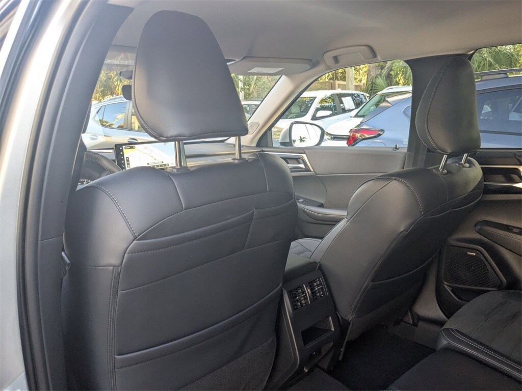 Thumbnail: 2025 Mitsubishi Outlander - 23