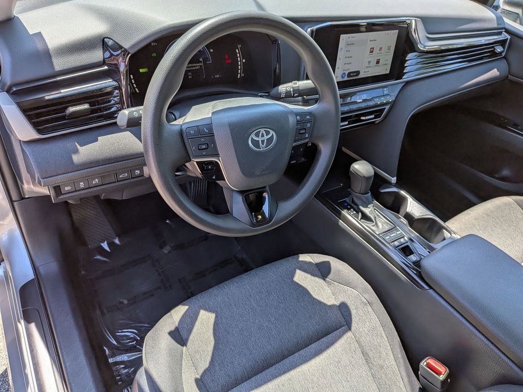 Thumbnail: 2025 Toyota Camry - 10